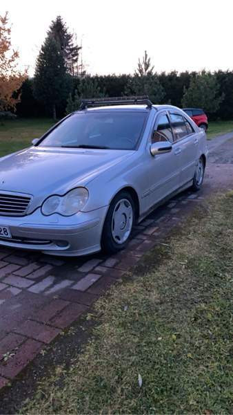 Mercedes-Benz C Lodeynoye Pole - valokuva 4