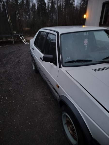 Volkswagen Jetta Sarov - valokuva 4