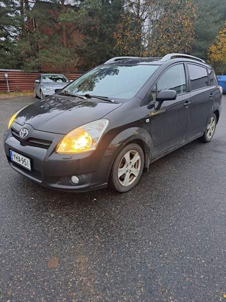 Toyota Corolla Verso Somero - изображение 2