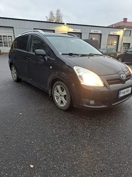 Toyota Corolla Verso Somero - изображение 1