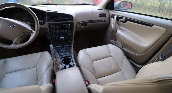 Volvo V70 Macau - valokuva 5