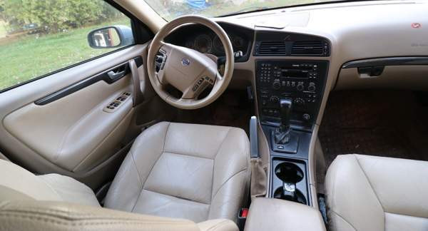 Volvo V70 Macau - valokuva 4