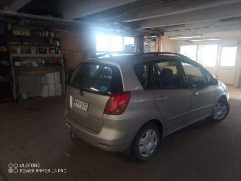 Toyota Corolla Verso Turtkul - valokuva 2