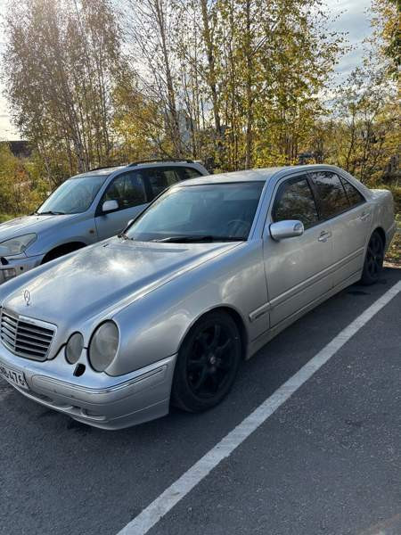 Mercedes-Benz E Rovaniemi - valokuva 2