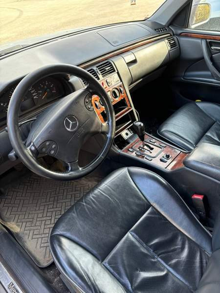 Mercedes-Benz E Rovaniemi - valokuva 4