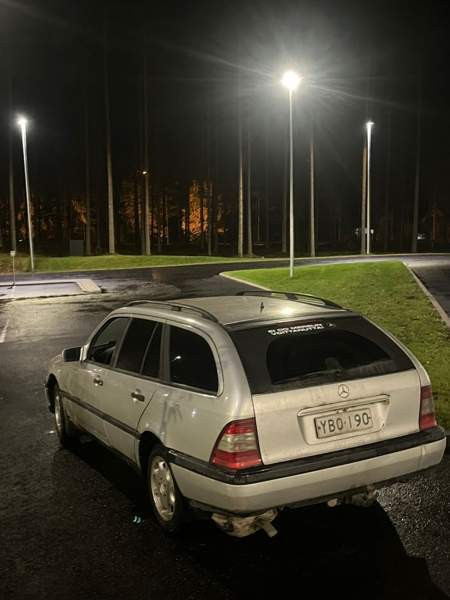 Mercedes-Benz 220 Kuopio - valokuva 2