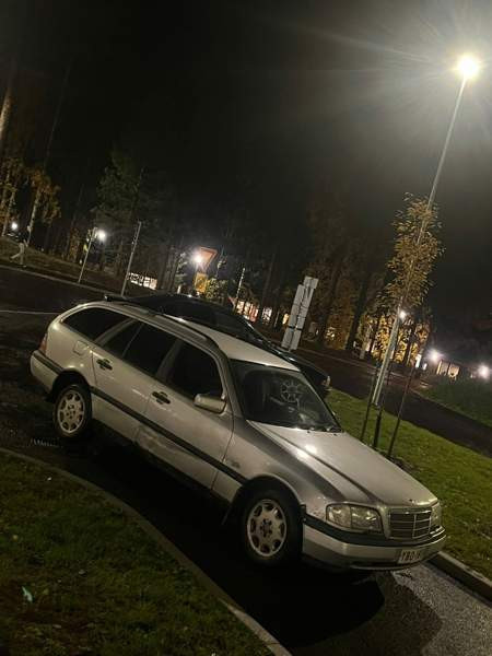 Mercedes-Benz 220 Kuopio - valokuva 1