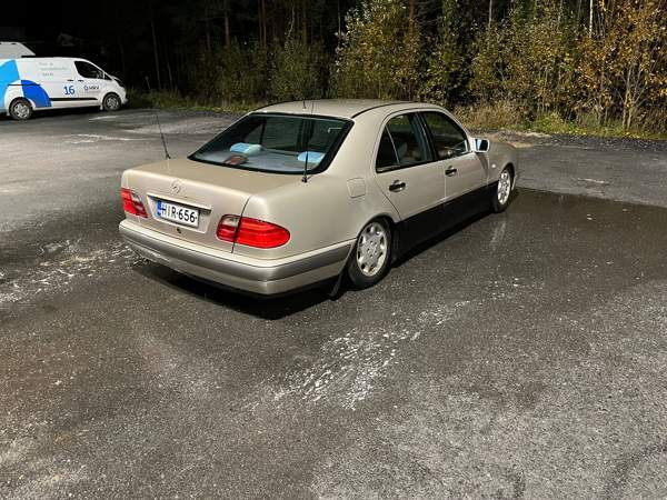 Mercedes-Benz E Tampere - valokuva 5