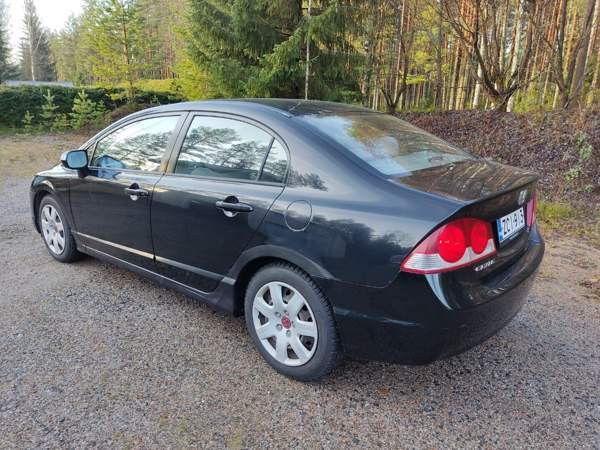 Honda Civic Uurainen - valokuva 3