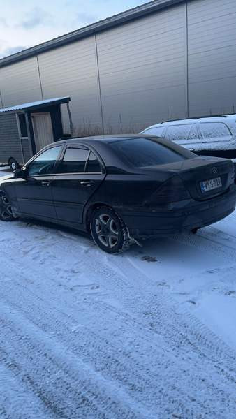 Mercedes-Benz C Oulu - valokuva 4