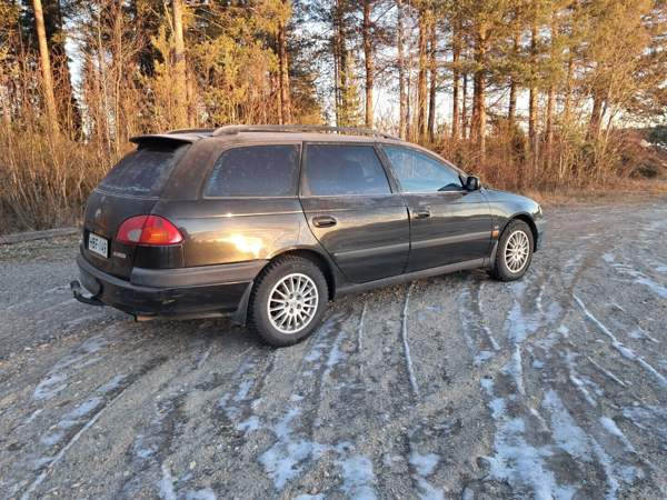 Toyota Avensis Kemijärvi - valokuva 6