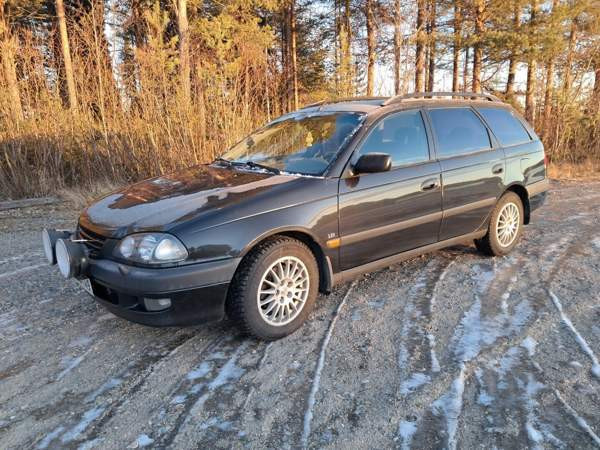 Toyota Avensis Kemijärvi - valokuva 1