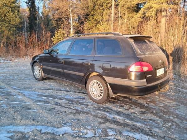 Toyota Avensis Kemijärvi - valokuva 4