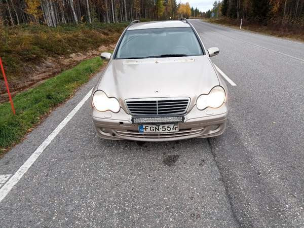 Mercedes-Benz C Taksimo - valokuva 1