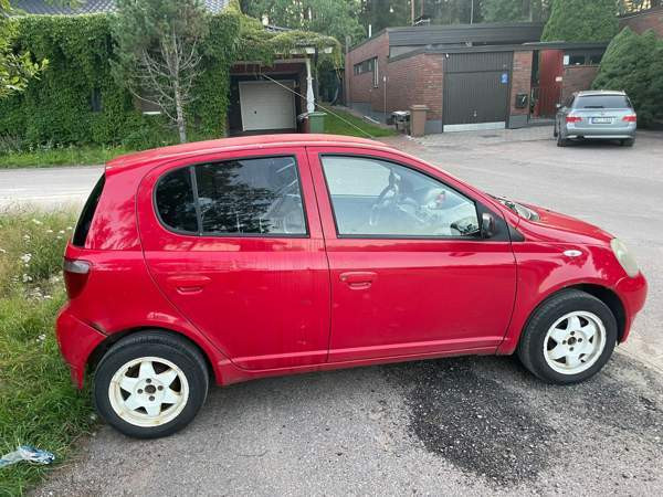 Toyota Yaris Chukotskiy Avtonomnyy Okrug - valokuva 5