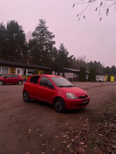 Toyota Yaris Chukotskiy Avtonomnyy Okrug - valokuva 1