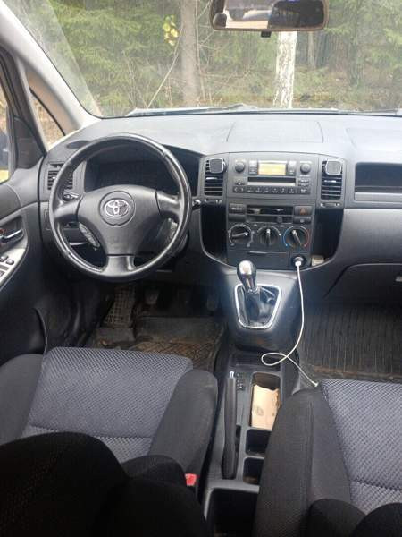 Toyota Corolla Verso Tampere - valokuva 5