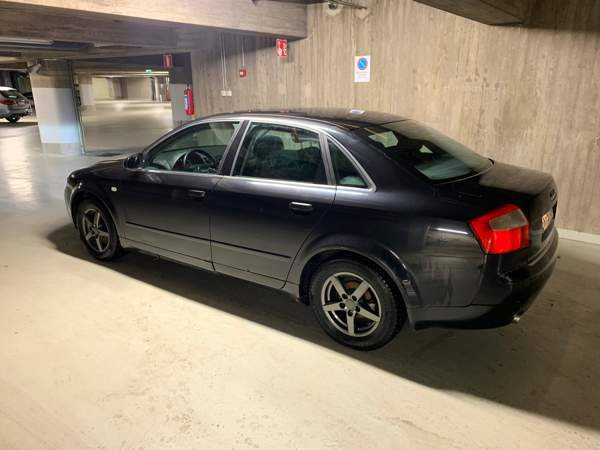 Audi A4 Vihti - valokuva 1