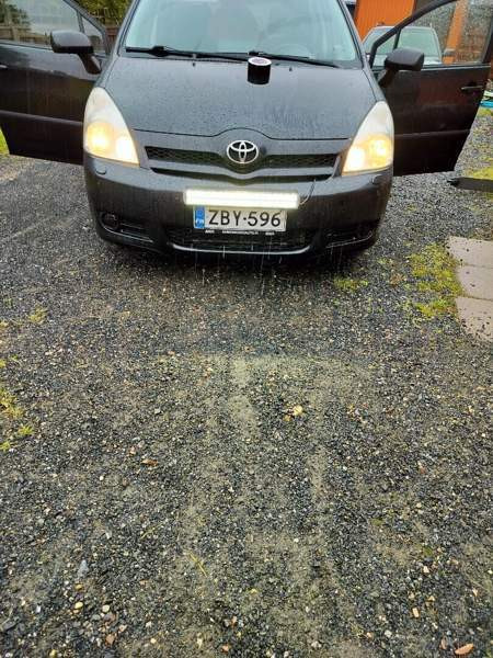 Toyota Corolla Verso Siilinjärvi - valokuva 1