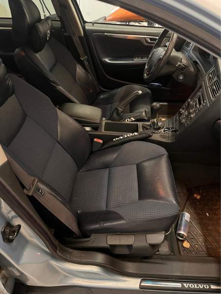 Volvo V70 Maentsaelae - photo 8