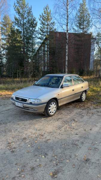 Opel Astra Jyväskylä - valokuva 2