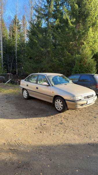 Opel Astra Jyväskylä - valokuva 1