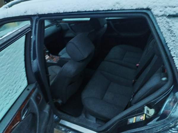 Mercedes-Benz E Liperi - изображение 8