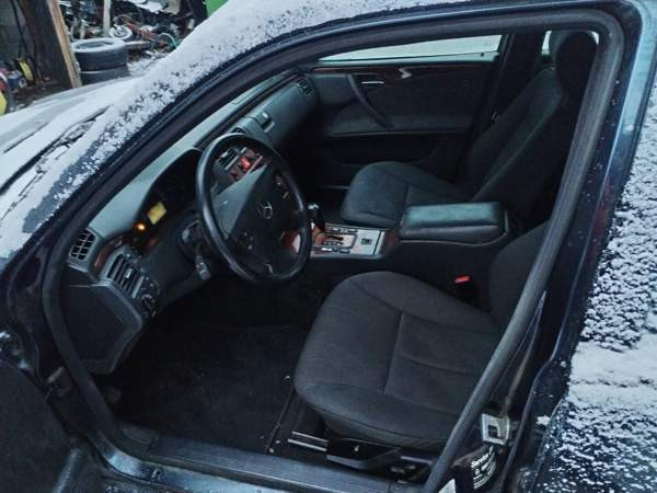 Mercedes-Benz E Liperi - изображение 7