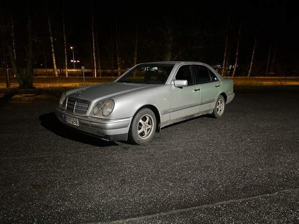 Mercedes-Benz E Вааса - изображение 1