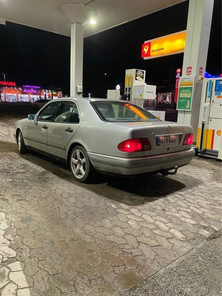Mercedes-Benz 220 Liperi - photo 4