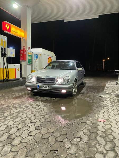 Mercedes-Benz 220 Liperi - photo 1