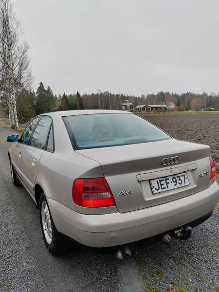 Audi A4 Ugleural'skiy - valokuva 6