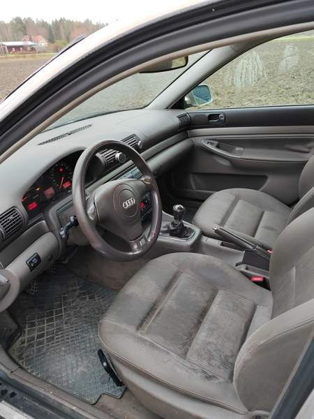 Audi A4 Ugleural'skiy - valokuva 5