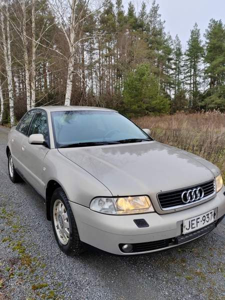 Audi A4 Ugleural'skiy - valokuva 8