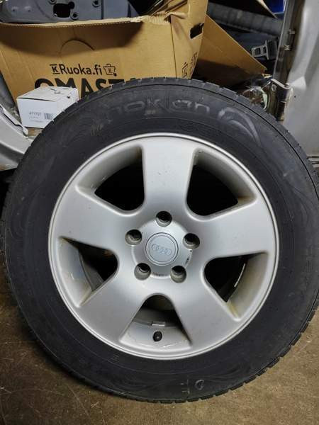 Audi A4 Ugleural'skiy - valokuva 3