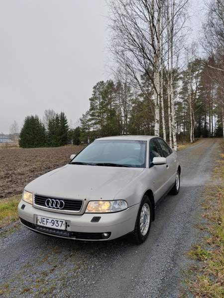 Audi A4 Ugleural'skiy - valokuva 1