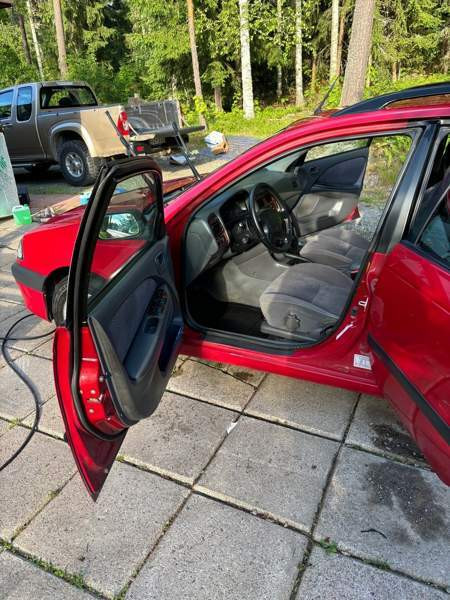 Toyota Avensis Ylöjärvi - valokuva 7