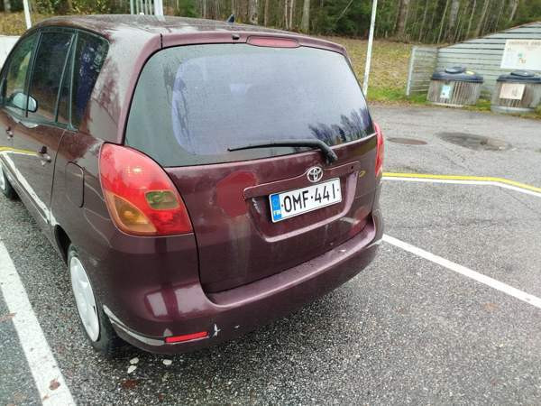 Toyota Corolla Verso Raasepori - изображение 8