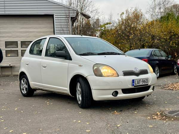 Toyota Yaris Turtkul - valokuva 1