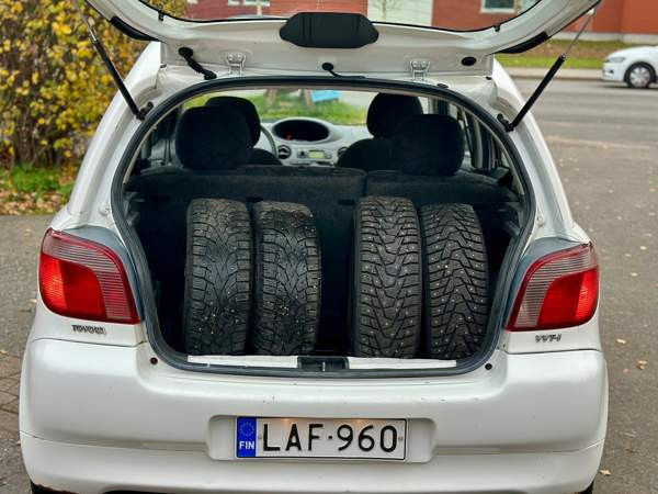 Toyota Yaris Turtkul - valokuva 6