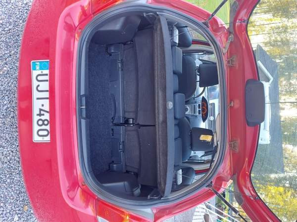 Toyota Yaris Luga - valokuva 6