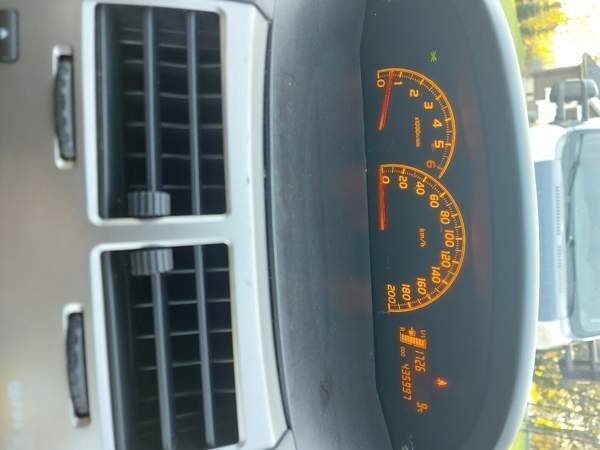 Toyota Yaris Luga - valokuva 8