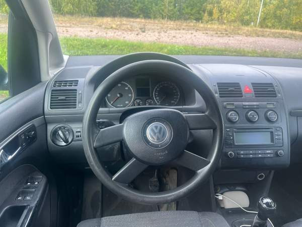 Volkswagen Touran Glebychevo - valokuva 7