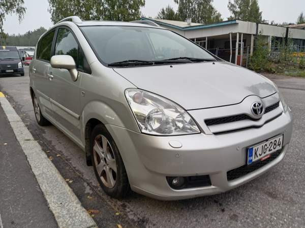 Toyota Corolla Verso Vantaa - valokuva 8