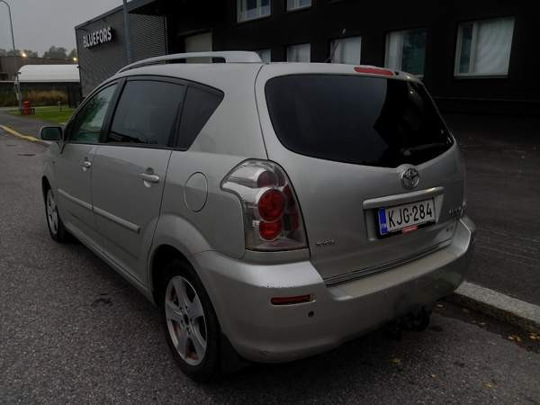 Toyota Corolla Verso Vantaa - valokuva 3