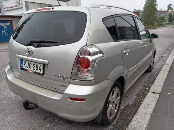 Toyota Corolla Verso Vantaa - valokuva 2