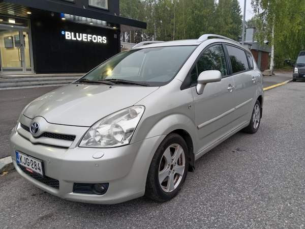 Toyota Corolla Verso Vantaa - valokuva 1