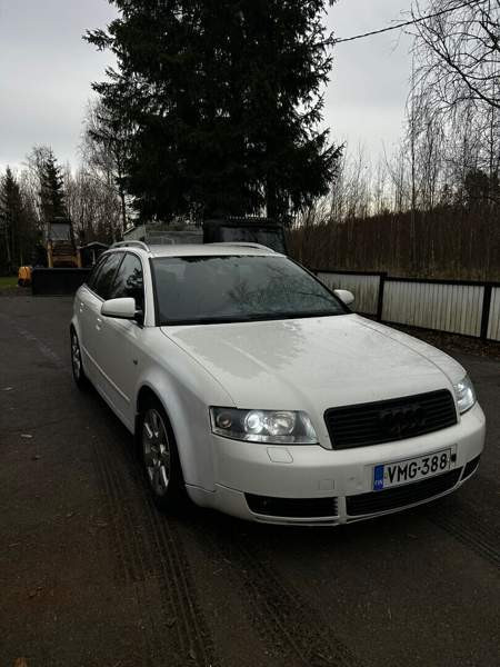 Audi A4 Maentsaelae - photo 1
