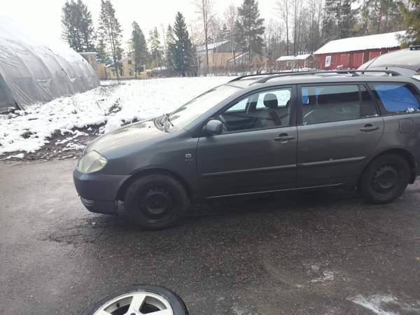 Toyota Corolla Ловийса - изображение 7