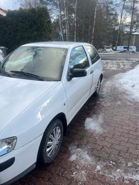 Seat Ibiza Sarov - valokuva 2